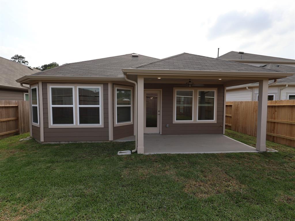 17167 Quaking Aspen Lane, New Caney, Texas image 5