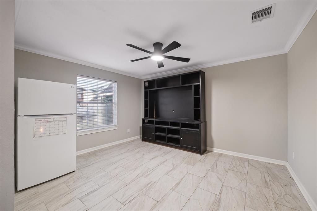 6046 Sandy Creek Drive, Baytown, Texas image 12
