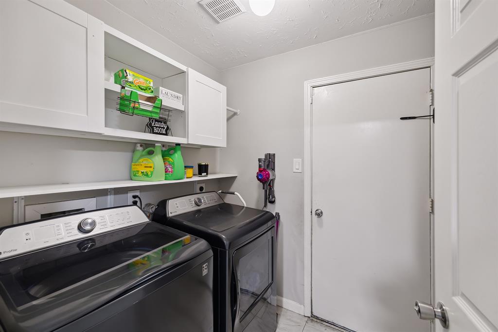 6046 Sandy Creek Drive, Baytown, Texas image 25