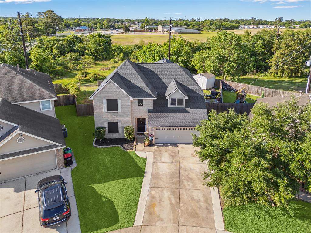 6046 Sandy Creek Drive, Baytown, Texas image 1