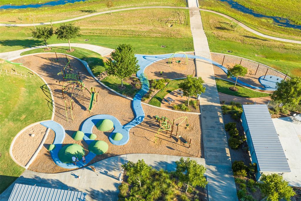2322 Honeyberry Shrub Drive, Manvel, Texas image 11