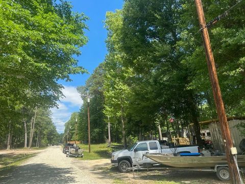 MLS: 70481794