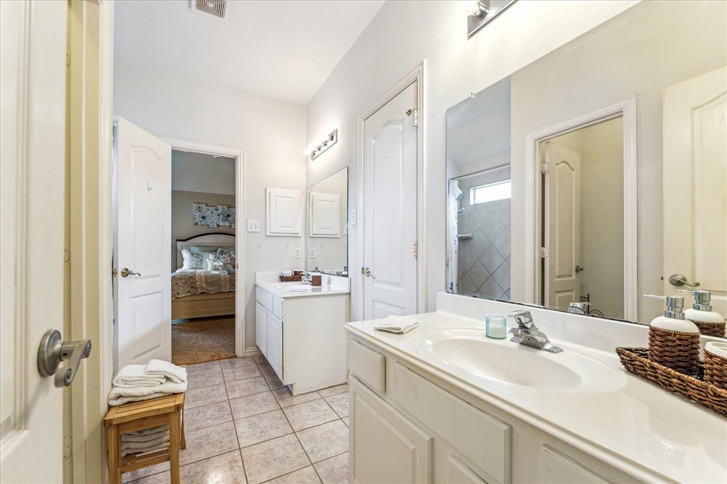 2610 Marble Creek Drive, Pearland, Texas image 23
