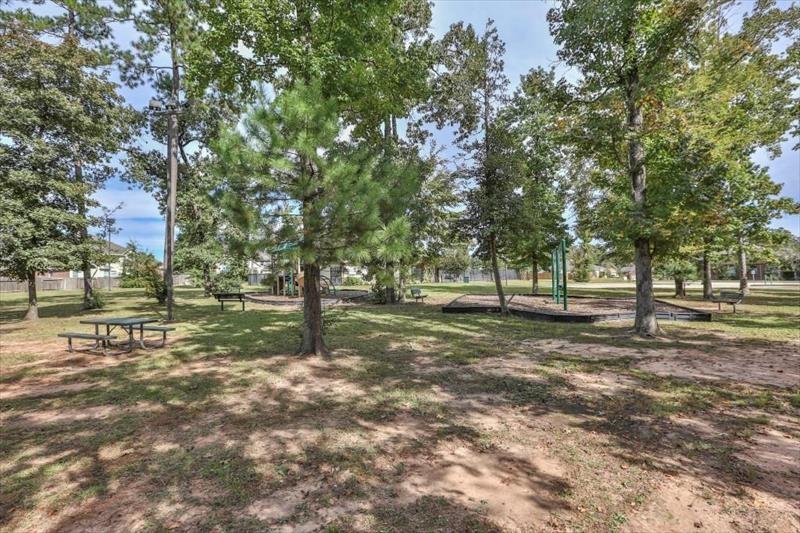1027 Prescott Drive, Conroe, Texas image 6