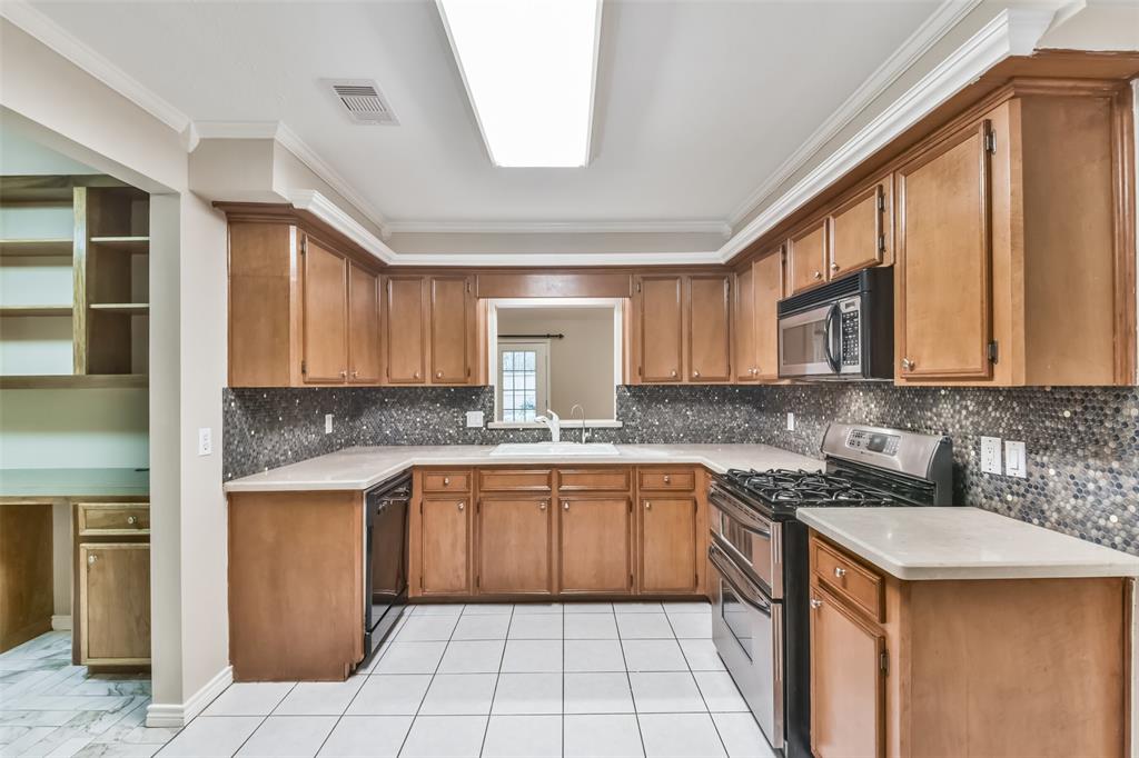 20 Tulip Hill Court, Spring, Texas image 10