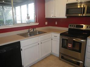 16523 Barcelona Drive, Friendswood, Texas image 6
