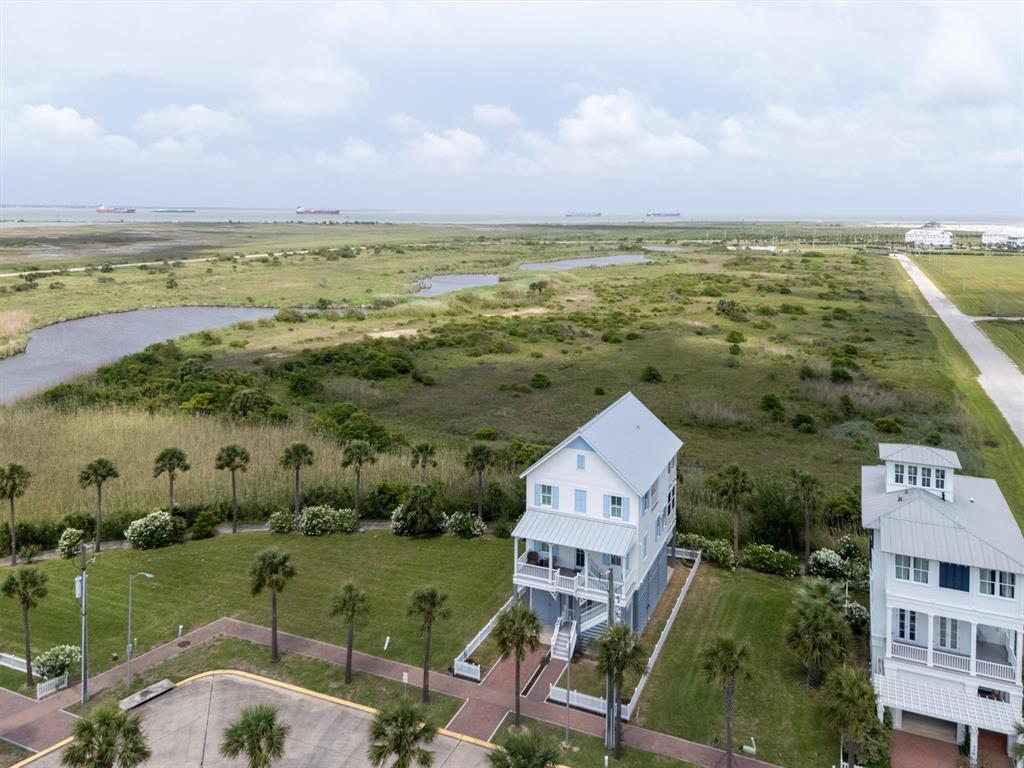 614 Beachtown Drive, Galveston, Texas image 1