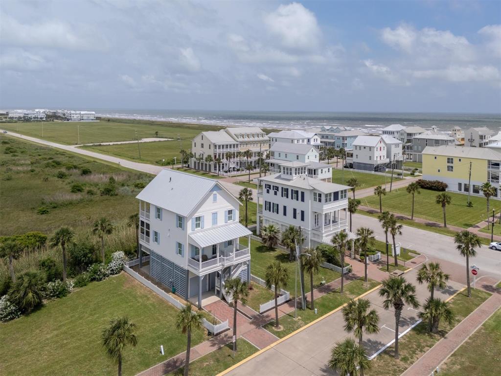 614 Beachtown Drive, Galveston, Texas image 3