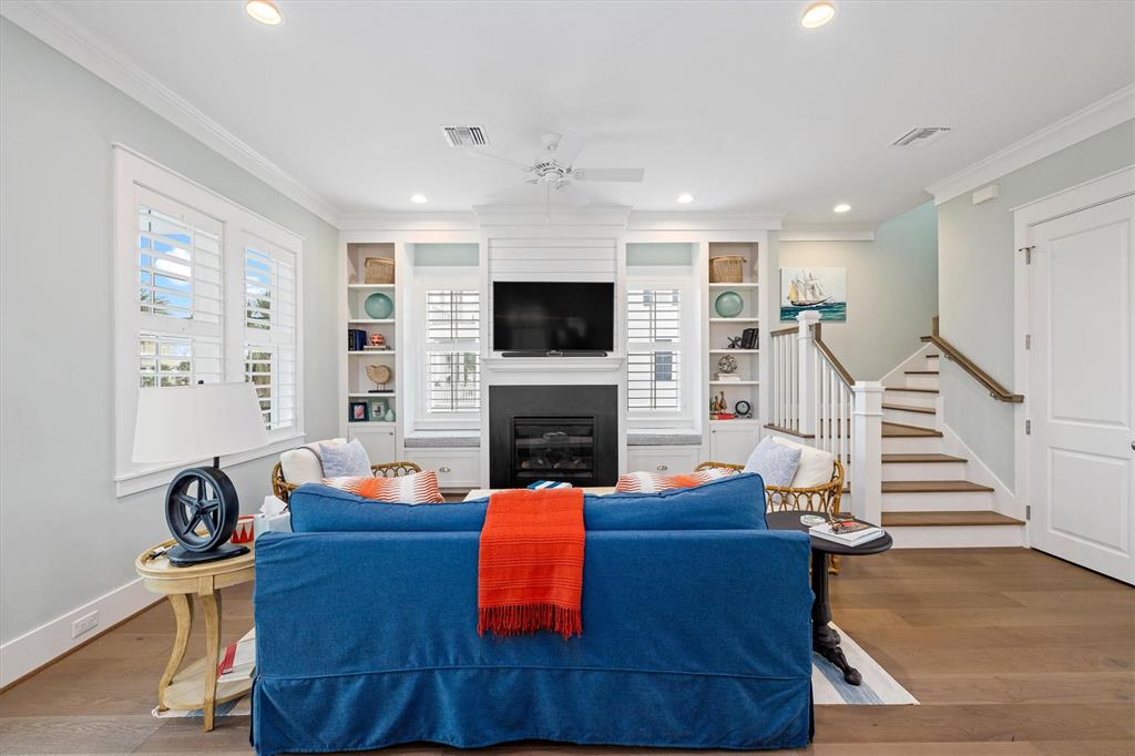 614 Beachtown Drive, Galveston, Texas image 5