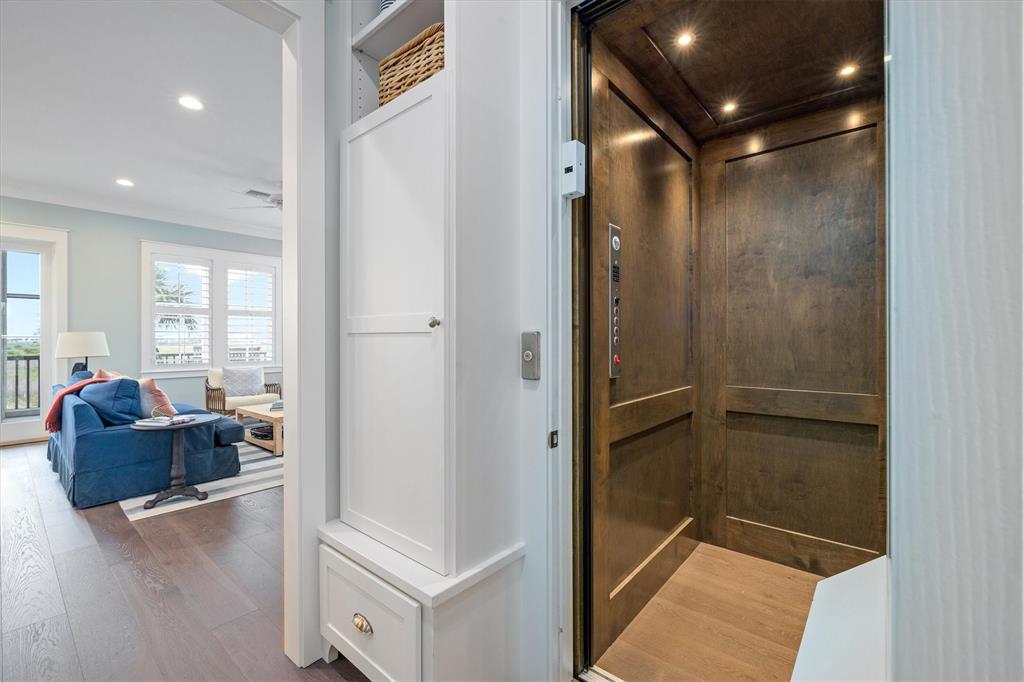 614 Beachtown Drive, Galveston, Texas image 19