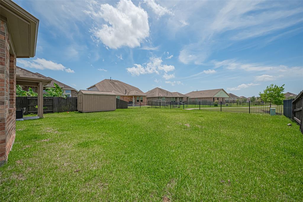 2812 Baywater Creek Lane, Pearland, Texas image 31