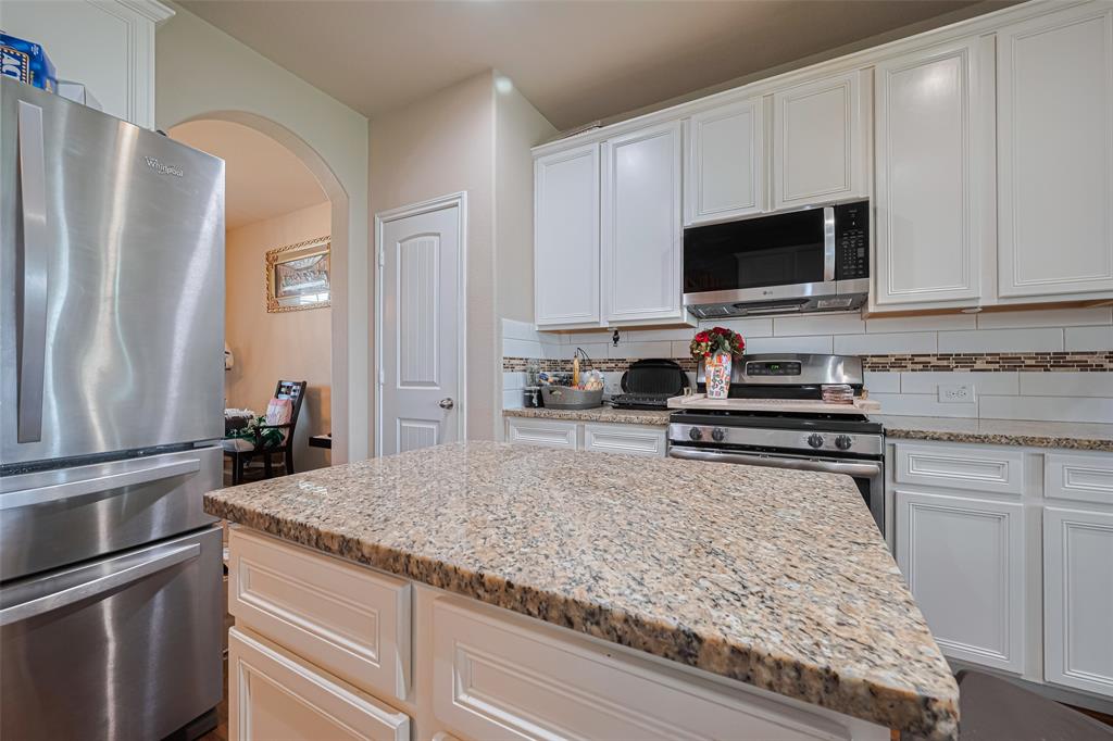 2812 Baywater Creek Lane, Pearland, Texas image 13