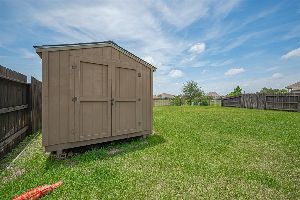 2812 Baywater Creek Lane, Pearland, Texas image 27