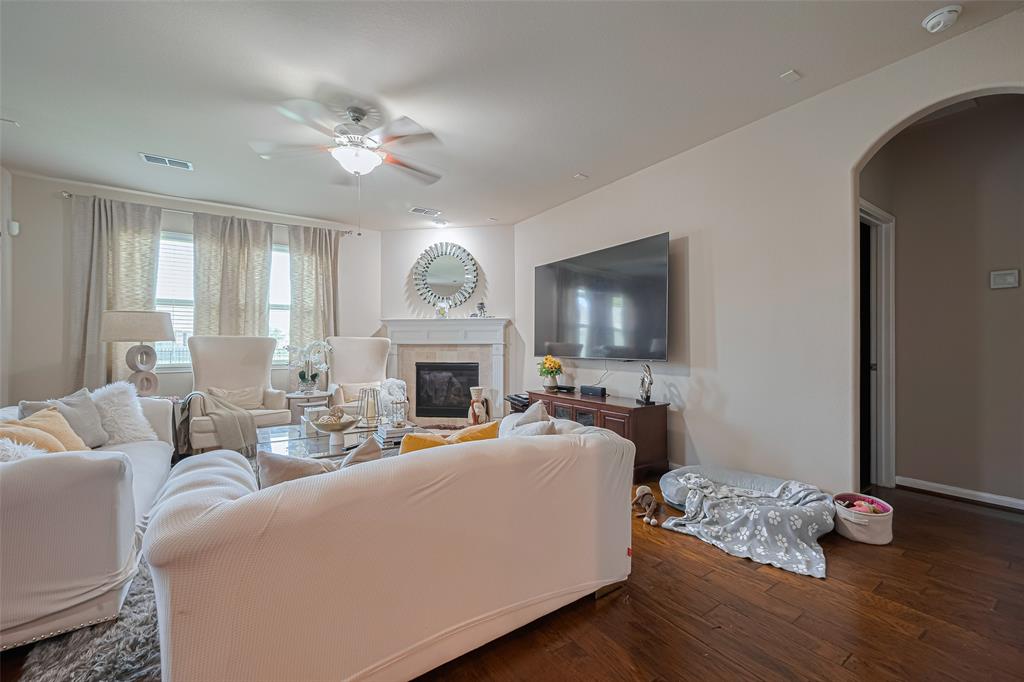 2812 Baywater Creek Lane, Pearland, Texas image 4