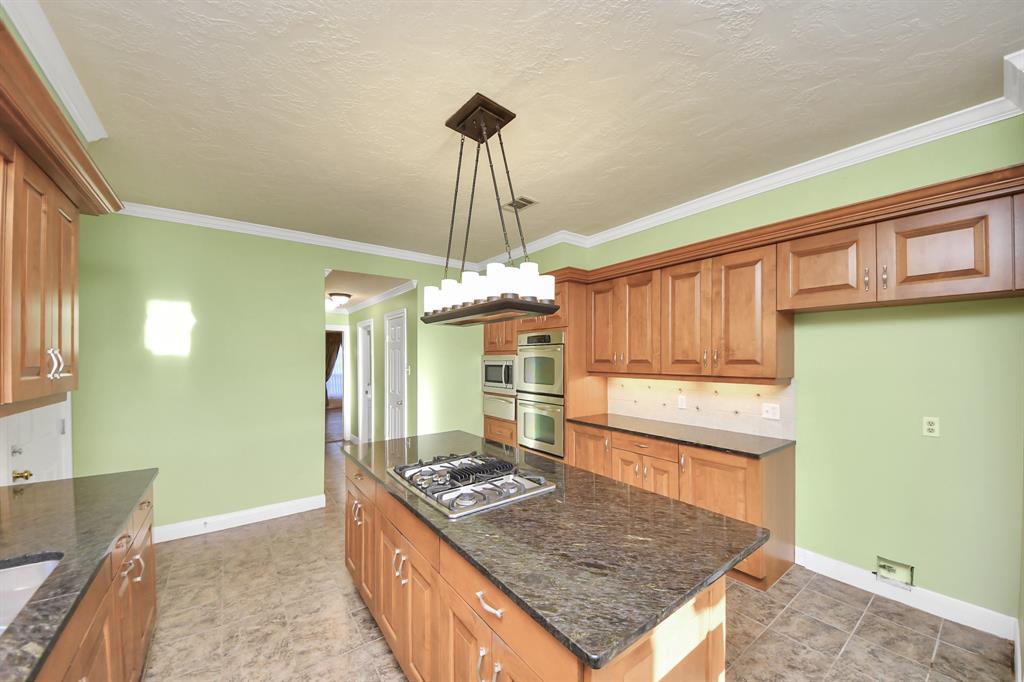 4710 Hunterwood Circle, Richmond, Texas image 15