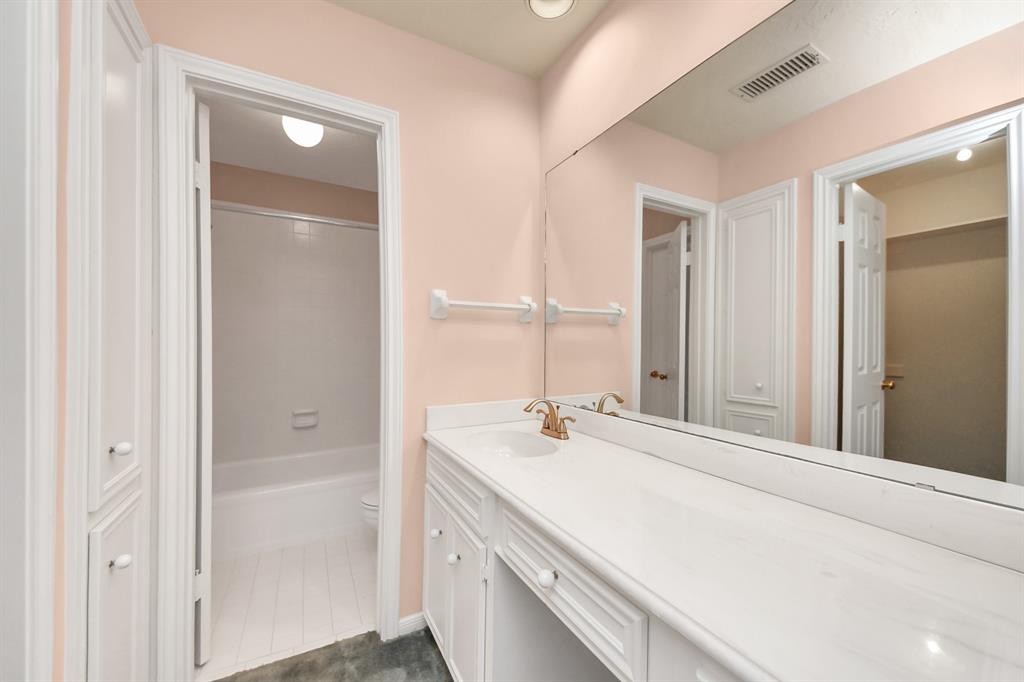 4710 Hunterwood Circle, Richmond, Texas image 31