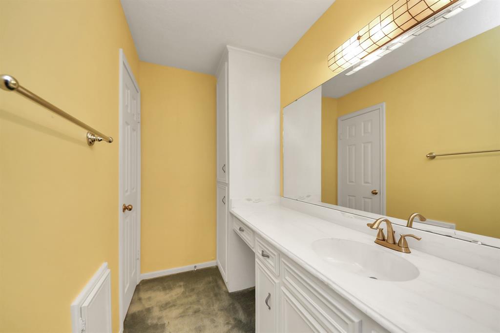 4710 Hunterwood Circle, Richmond, Texas image 29