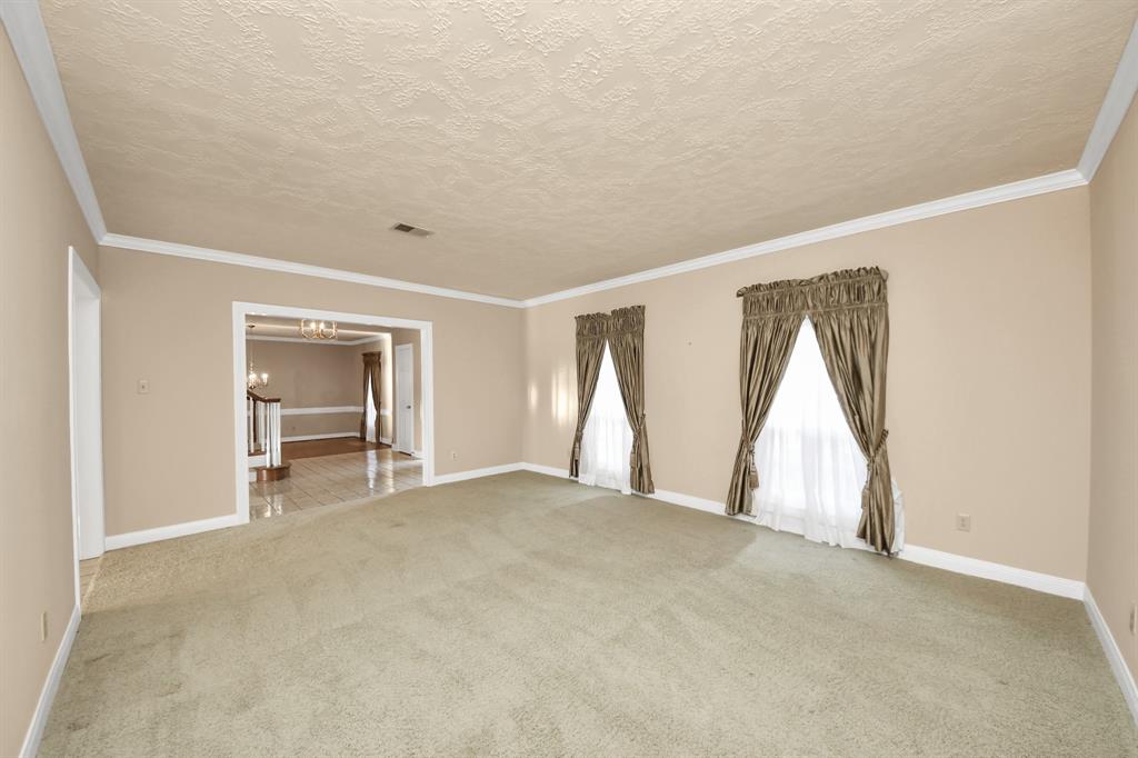 4710 Hunterwood Circle, Richmond, Texas image 7