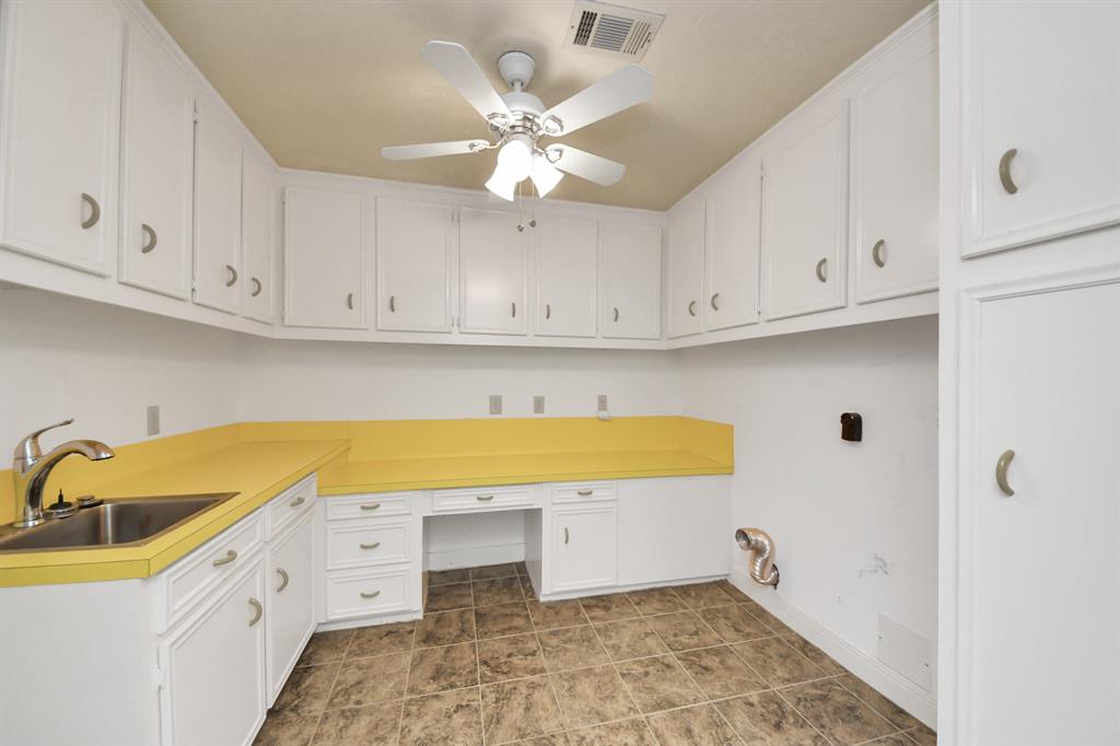 4710 Hunterwood Circle, Richmond, Texas image 21