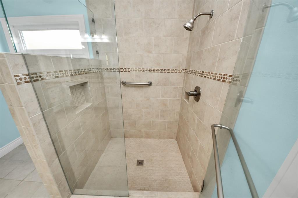4710 Hunterwood Circle, Richmond, Texas image 27