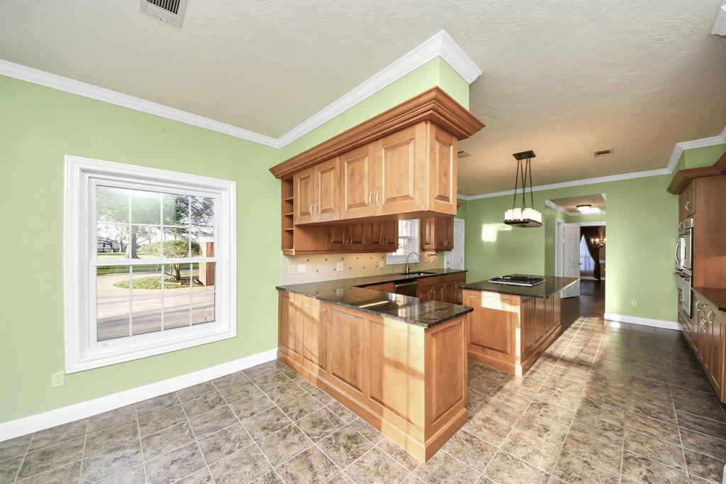 4710 Hunterwood Circle, Richmond, Texas image 16