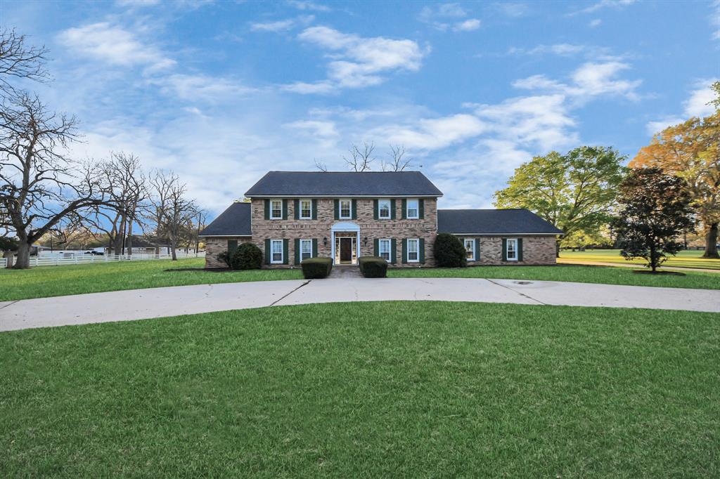 4710 Hunterwood Circle, Richmond, Texas image 2