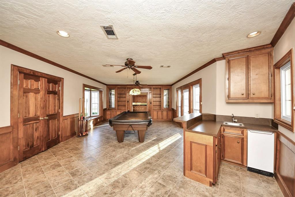 4710 Hunterwood Circle, Richmond, Texas image 18