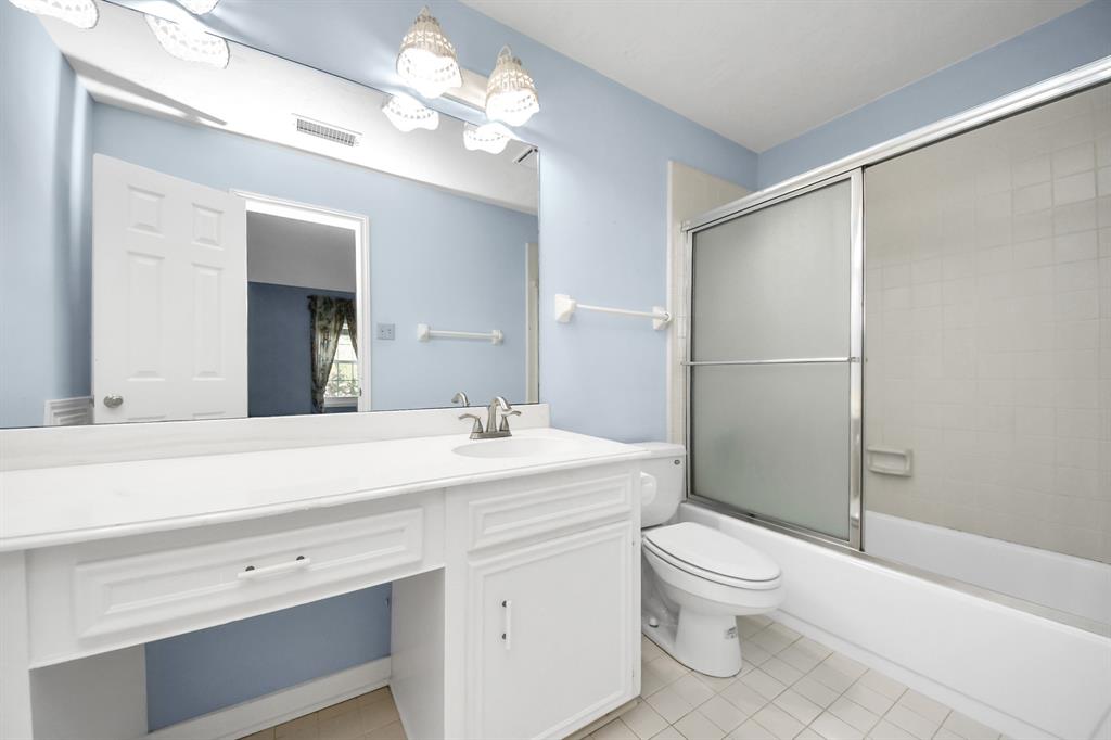 4710 Hunterwood Circle, Richmond, Texas image 33