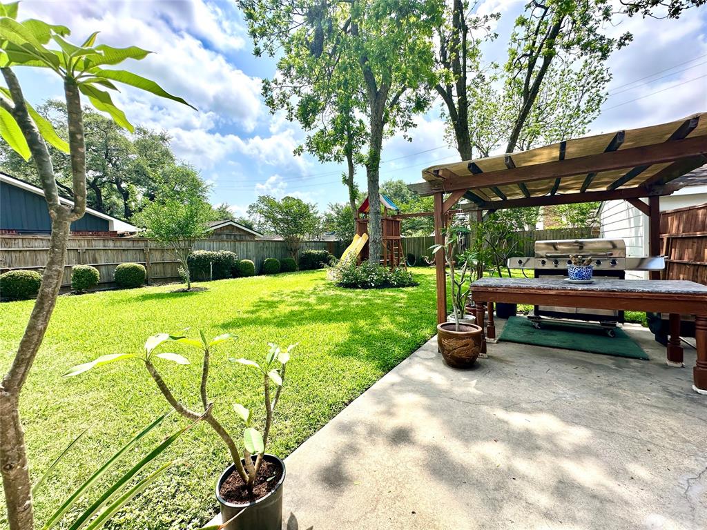 7719 Highmeadow Drive, Houston, Texas image 19