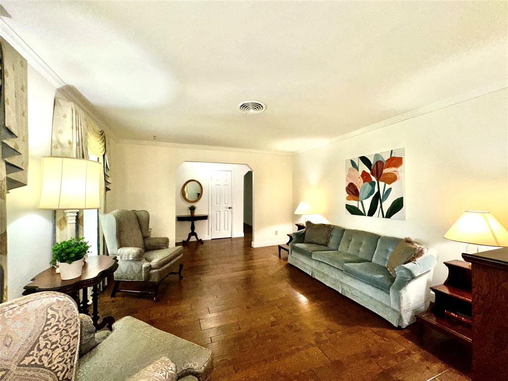 7719 Highmeadow Drive, Houston, Texas image 4