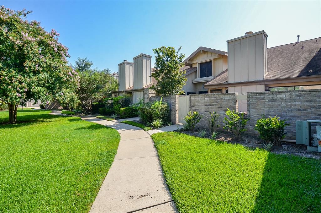 View Houston, TX 77082 townhome