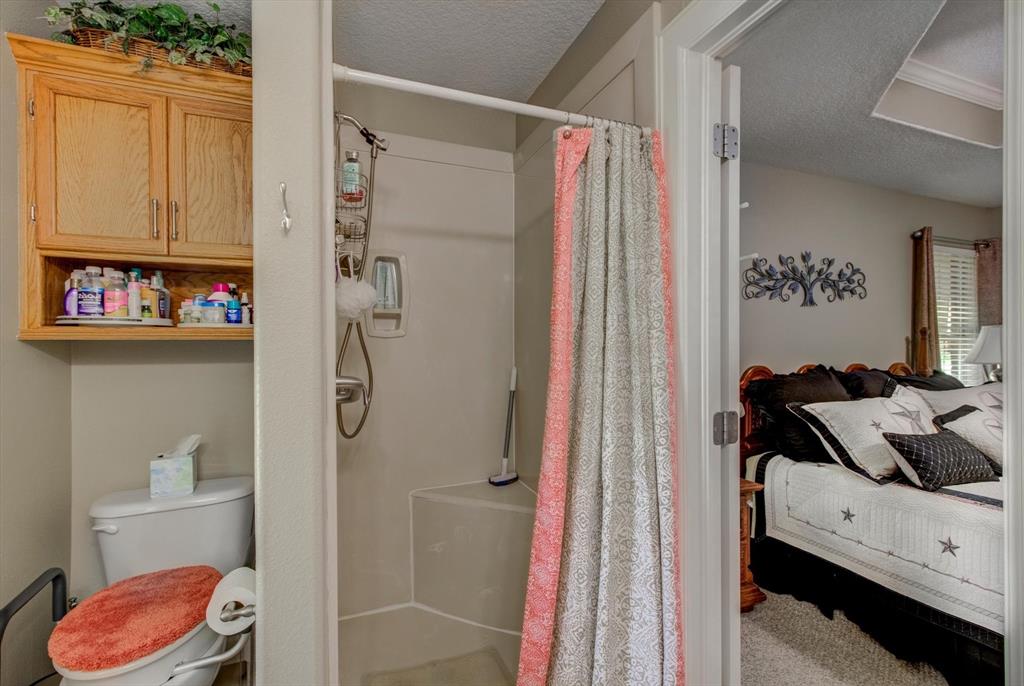 226 Sleepy Hollow Drive, Lake Jackson, Texas image 27