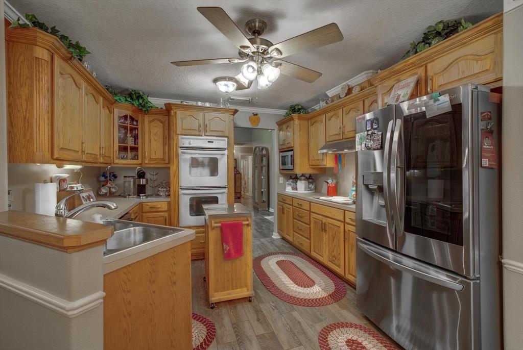 226 Sleepy Hollow Drive, Lake Jackson, Texas image 7