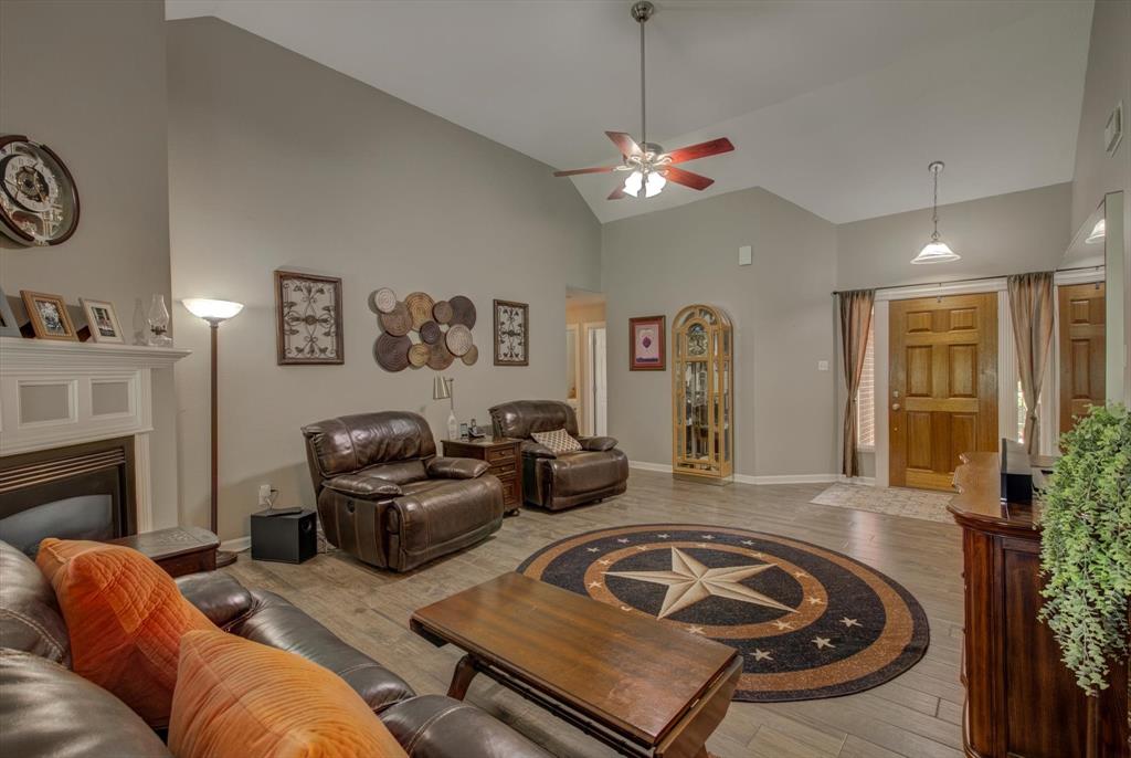 226 Sleepy Hollow Drive, Lake Jackson, Texas image 6
