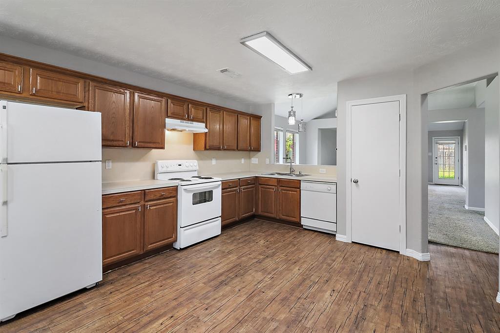 1877 Redwood Lane, Dayton, Texas image 8