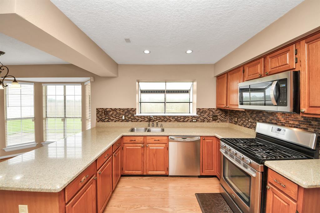 2126 Galleon Drive, League City, Texas image 8