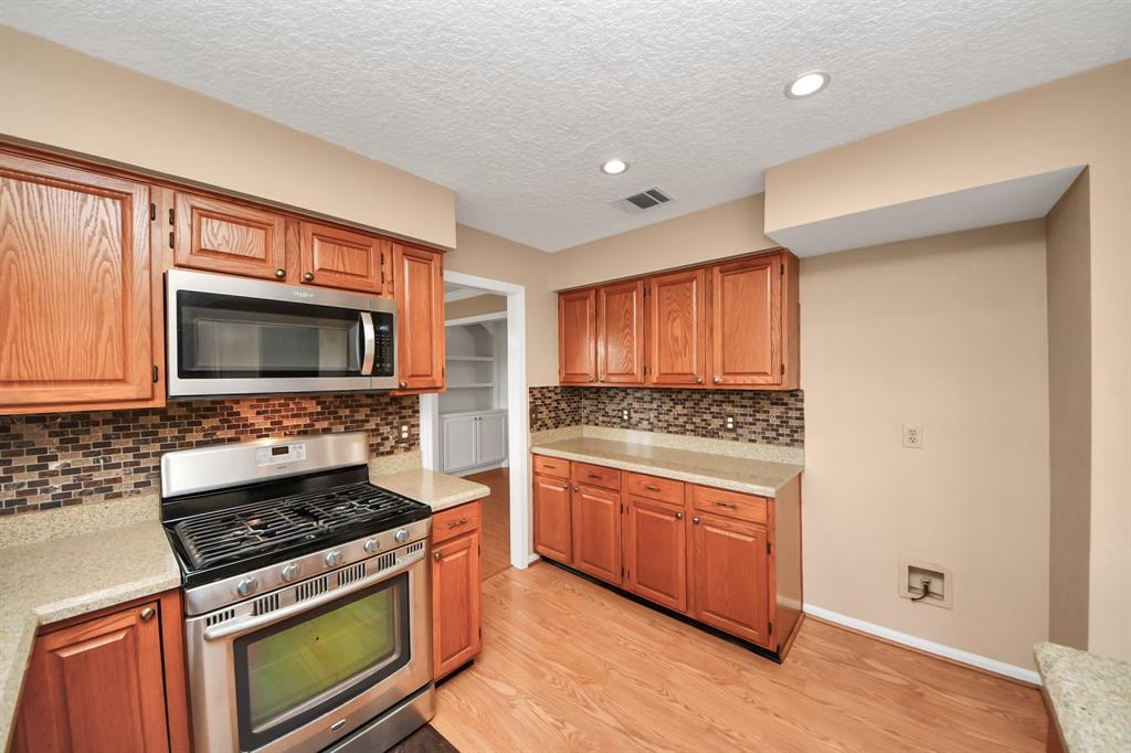 2126 Galleon Drive, League City, Texas image 9