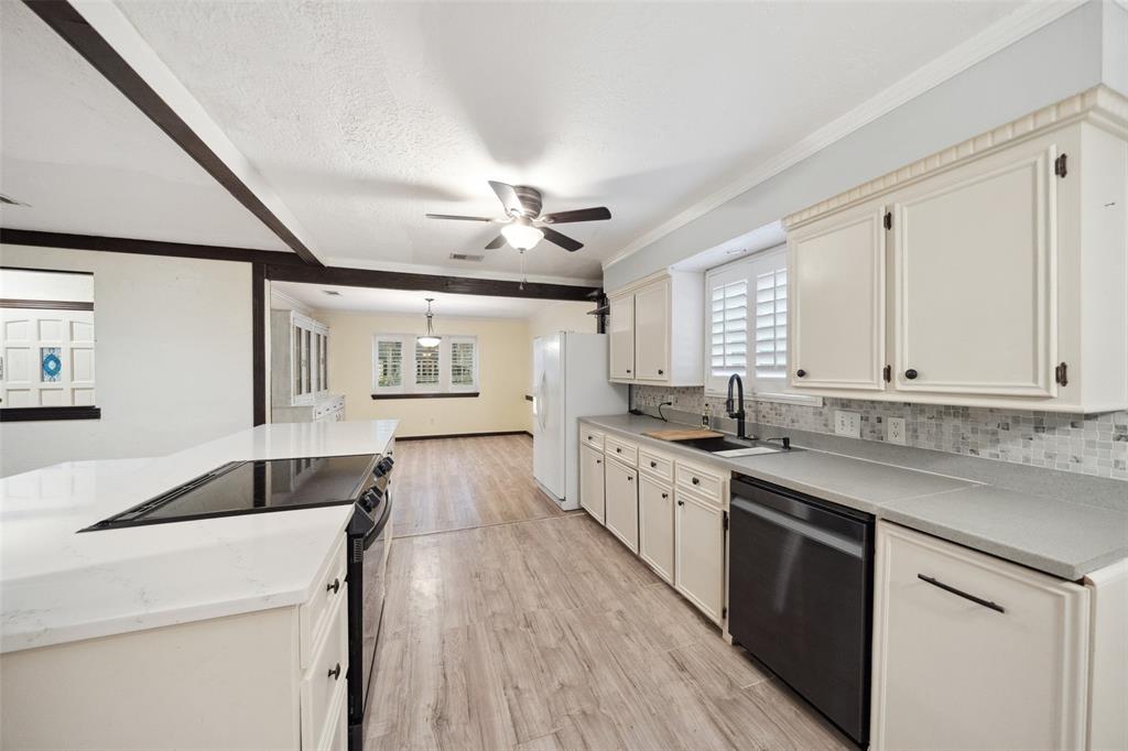 2 Brewster Street, Conroe, Texas image 7