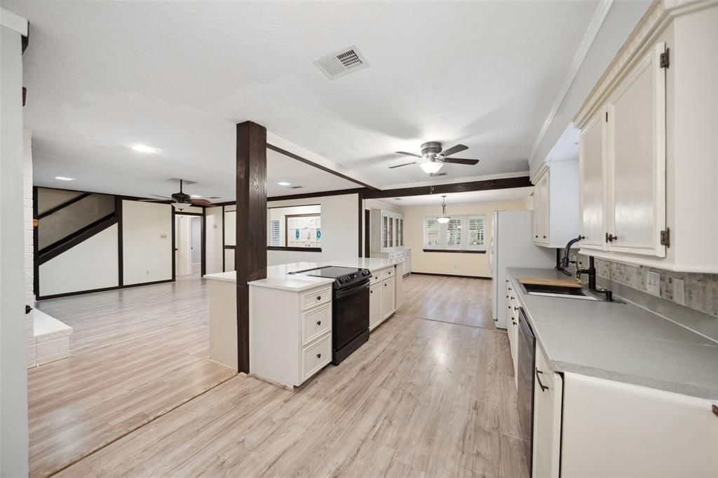 2 Brewster Street, Conroe, Texas image 13