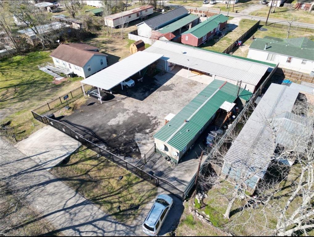 406 & 406-A Pecan Avenue, Crosby, Texas image 3