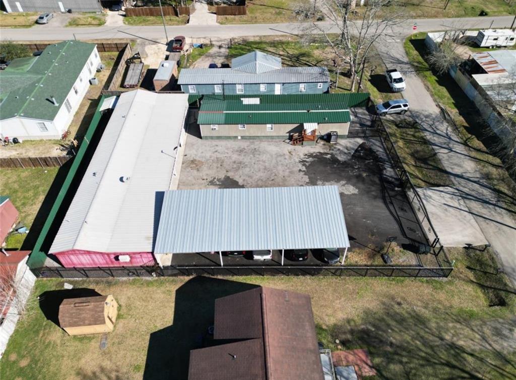 406 & 406-A Pecan Avenue, Crosby, Texas image 4