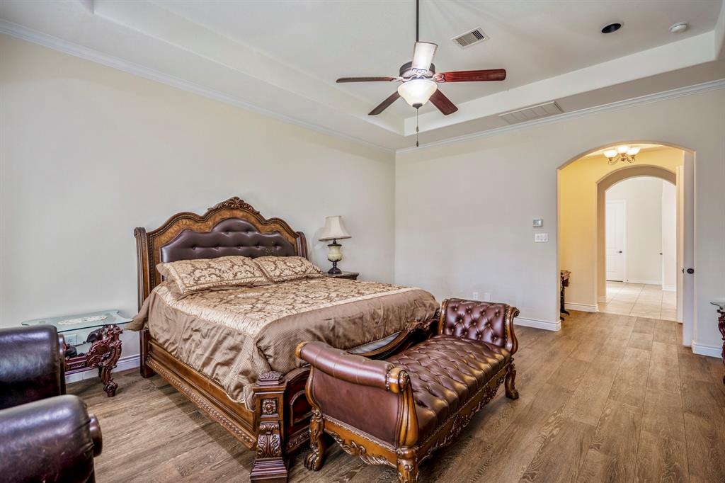 2406 Barclay Lake Lane, Spring, Texas image 15