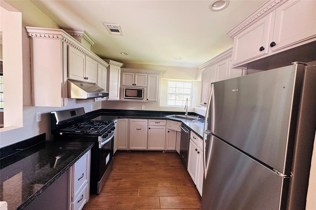 18203 Kings Row