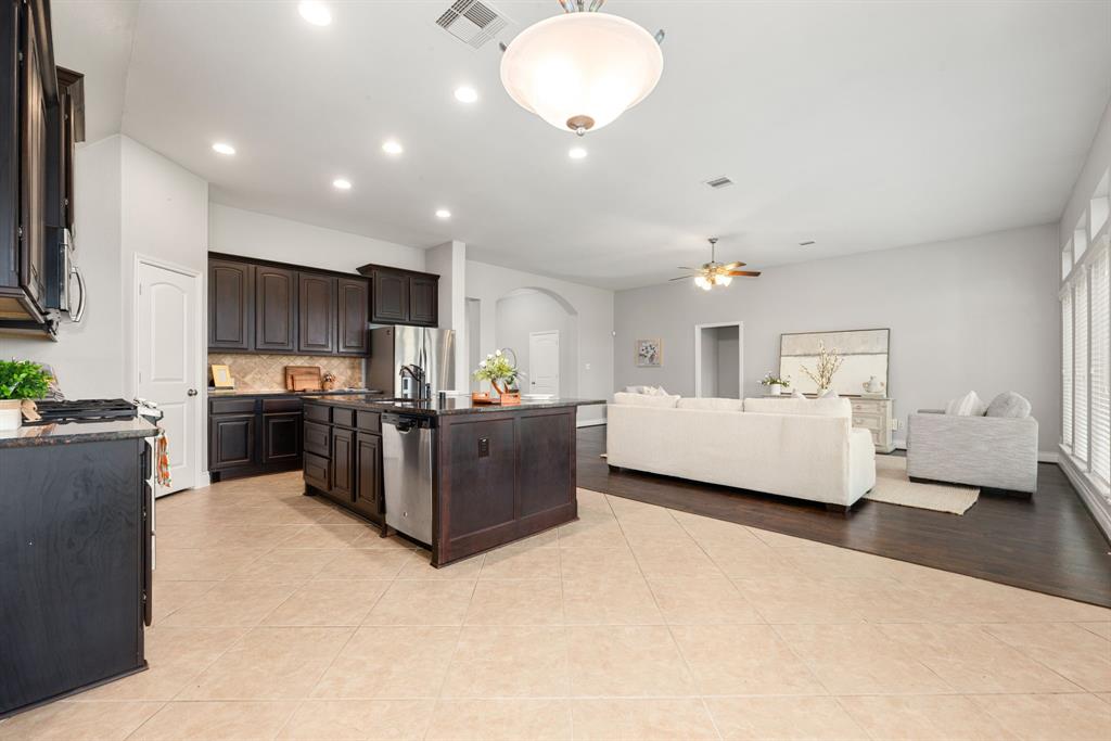 2314 Laurel Loch Lane, Pearland, Texas image 15