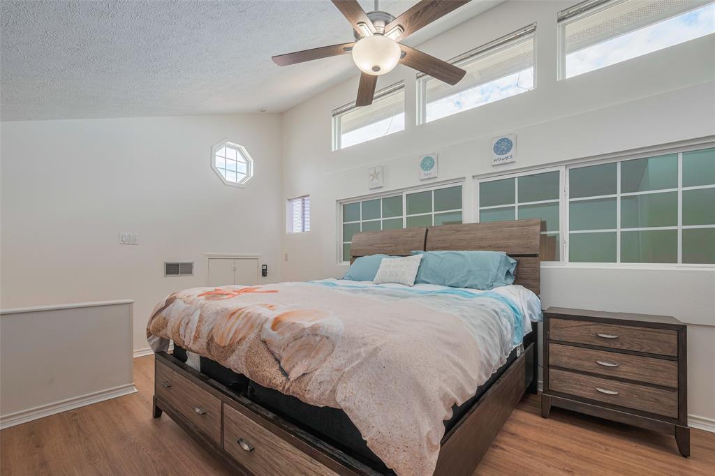 1016 Redfish Street, Hitchcock, Texas image 22