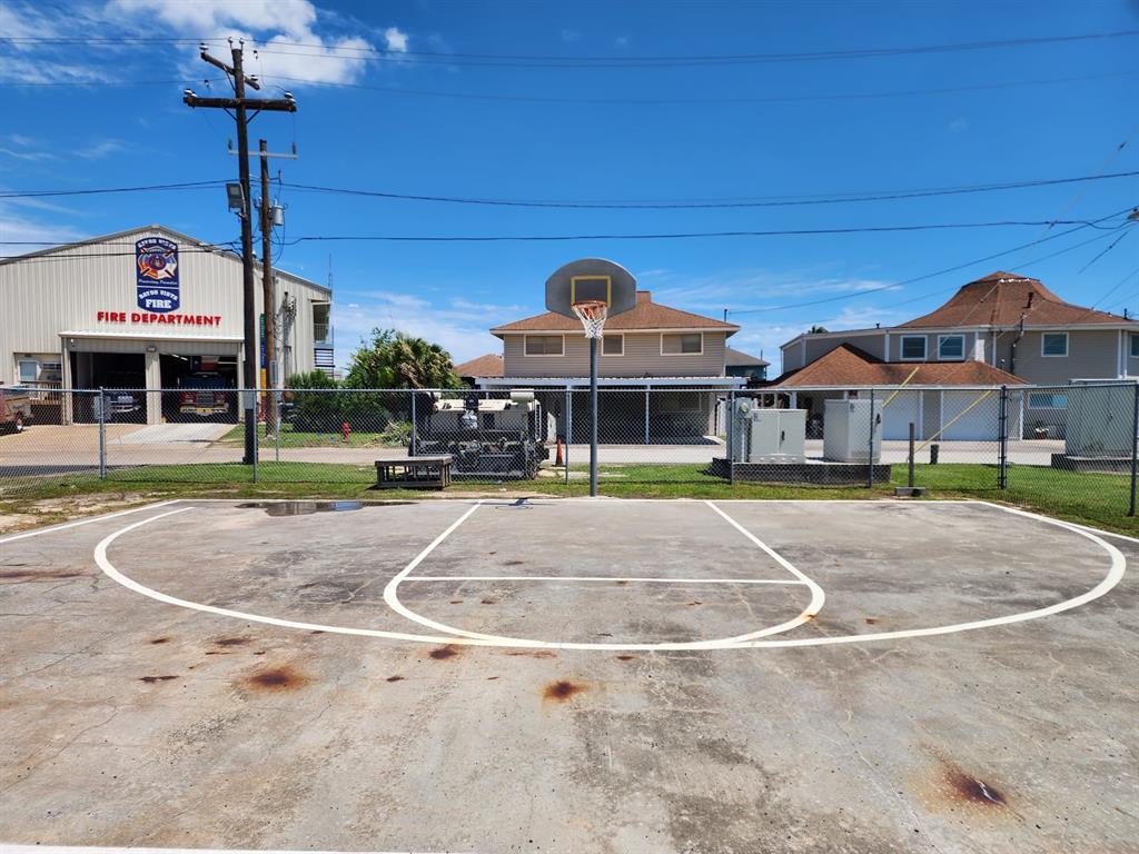 1016 Redfish Street, Hitchcock, Texas image 45