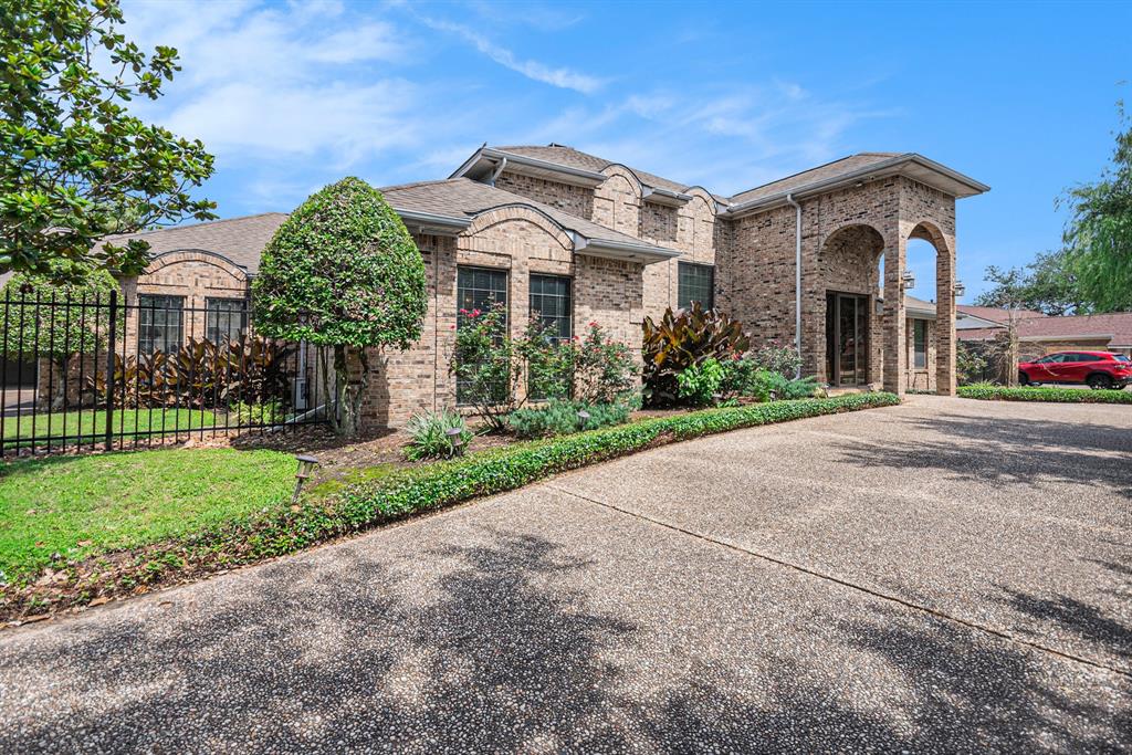 2313 Killarney Lane