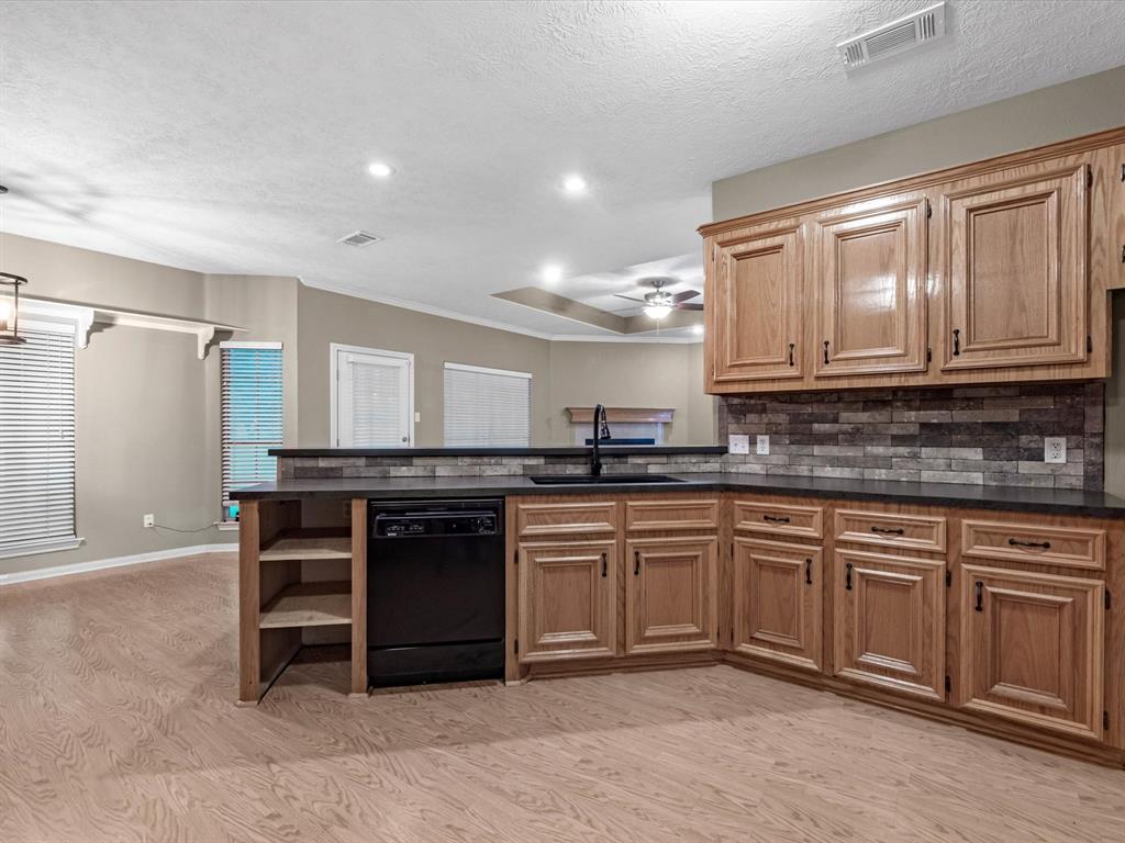 15615 Atwood Lane, Crosby, Texas image 15