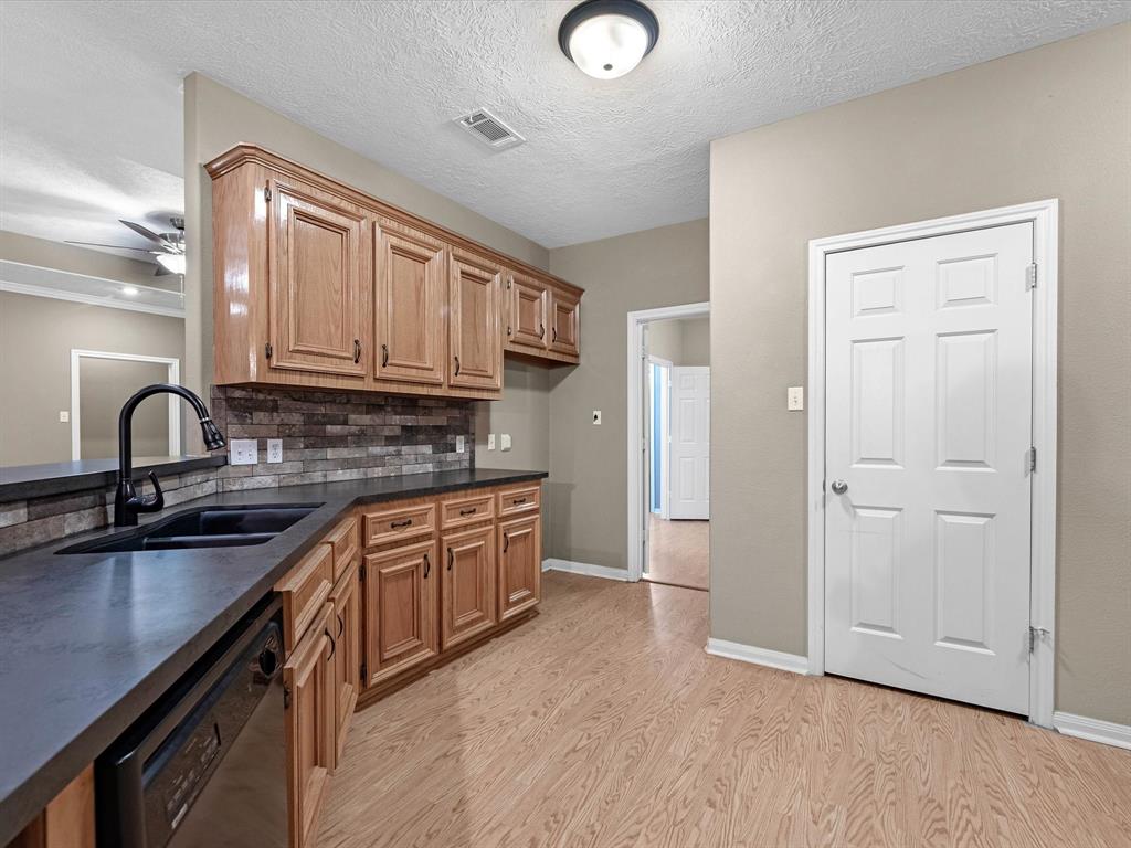 15615 Atwood Lane, Crosby, Texas image 13