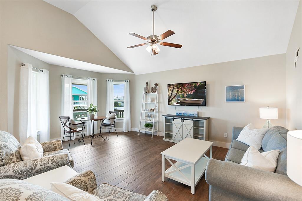 3930 Hardin Drive, Galveston, Texas image 3